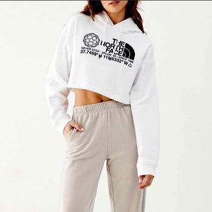 NWT THE NORTH FACE COORDINATES CROPPED HOODIE IN WHITE & BLACK SIZE MEDIUM